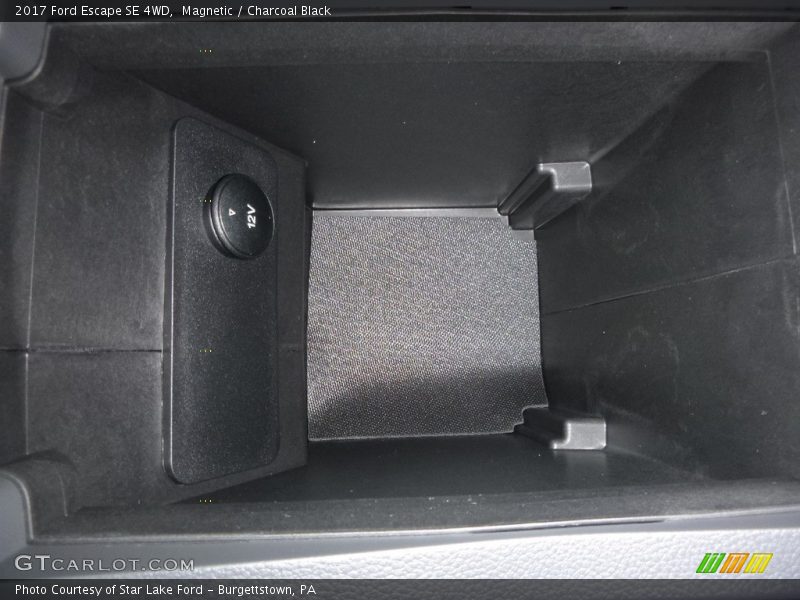 Magnetic / Charcoal Black 2017 Ford Escape SE 4WD