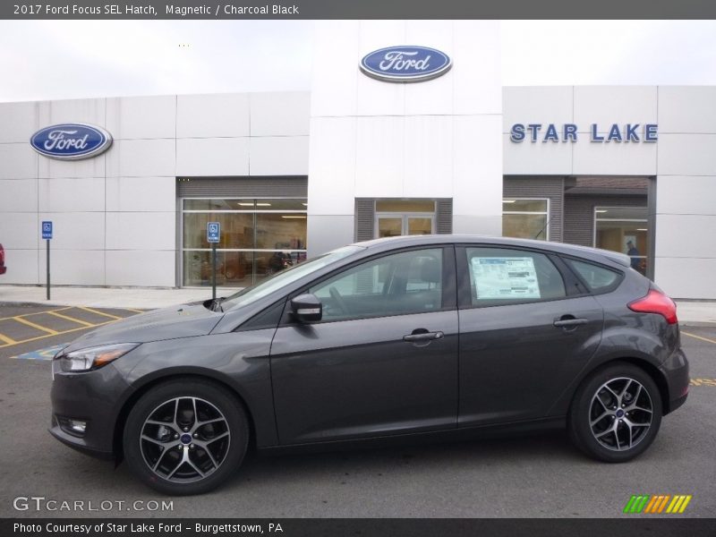 Magnetic / Charcoal Black 2017 Ford Focus SEL Hatch