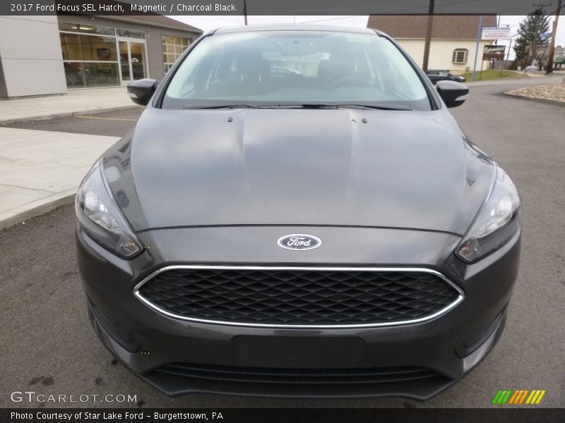 Magnetic / Charcoal Black 2017 Ford Focus SEL Hatch
