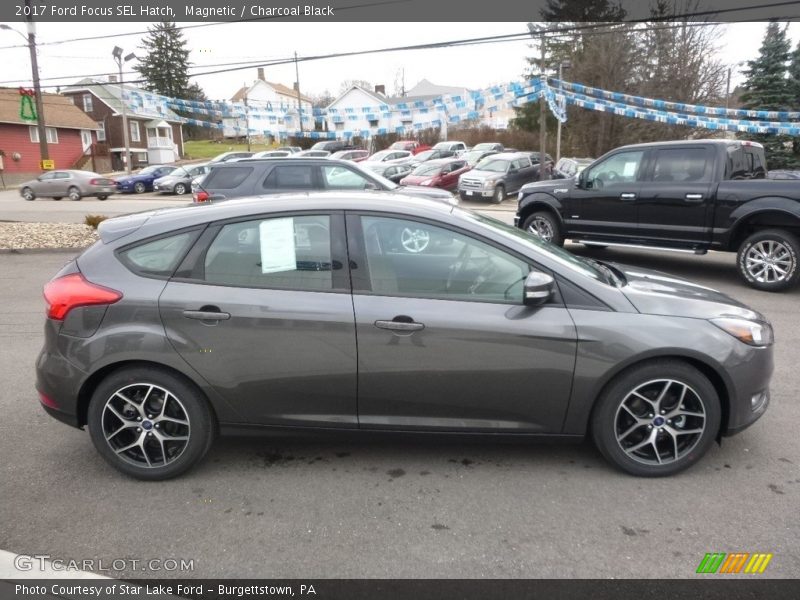 Magnetic / Charcoal Black 2017 Ford Focus SEL Hatch