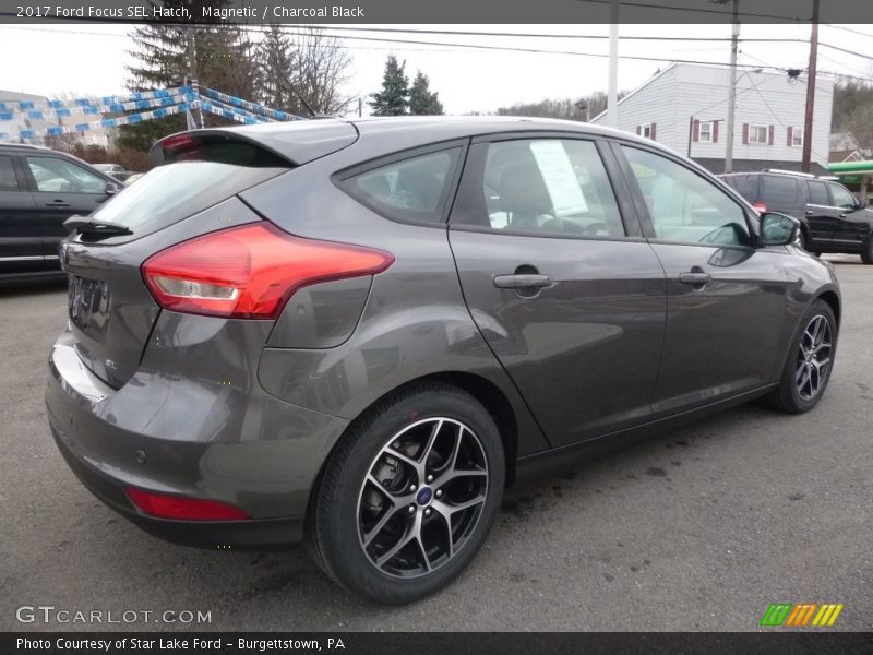 Magnetic / Charcoal Black 2017 Ford Focus SEL Hatch