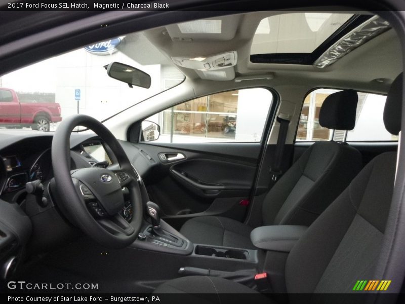 Magnetic / Charcoal Black 2017 Ford Focus SEL Hatch