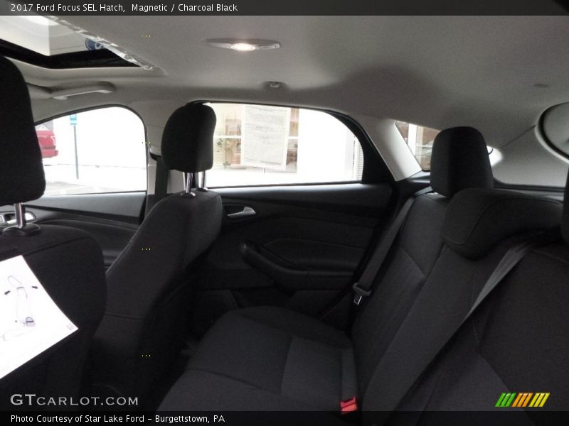 Magnetic / Charcoal Black 2017 Ford Focus SEL Hatch
