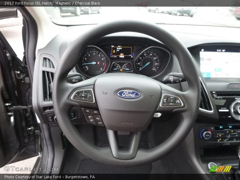 Magnetic / Charcoal Black 2017 Ford Focus SEL Hatch