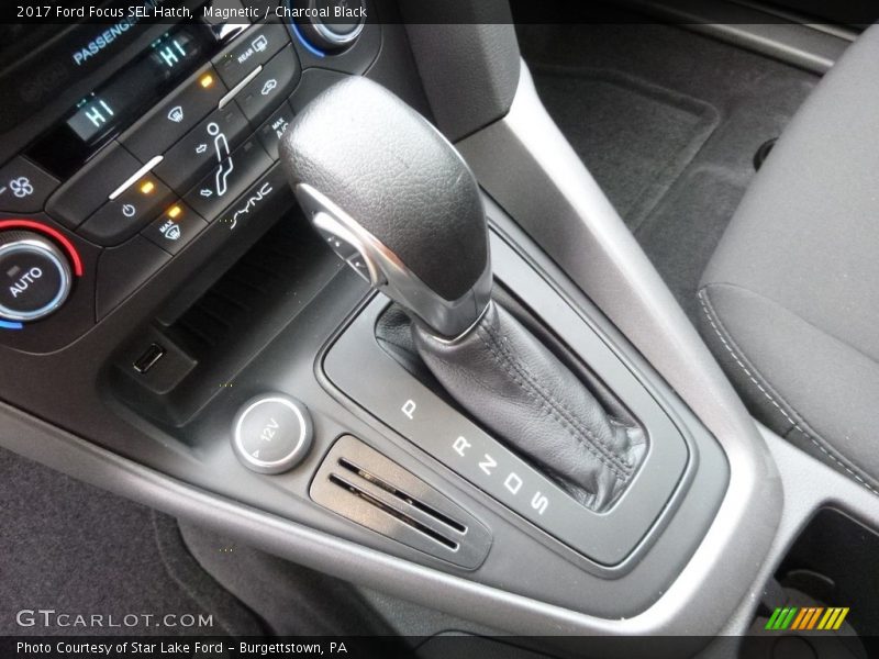 Magnetic / Charcoal Black 2017 Ford Focus SEL Hatch