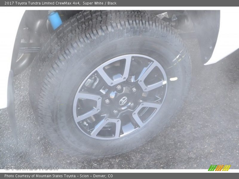 Super White / Black 2017 Toyota Tundra Limited CrewMax 4x4