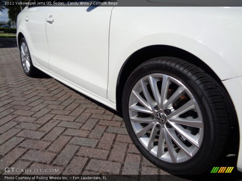 Candy White / Cornsilk Beige 2011 Volkswagen Jetta SEL Sedan
