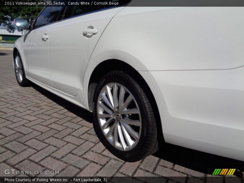 Candy White / Cornsilk Beige 2011 Volkswagen Jetta SEL Sedan