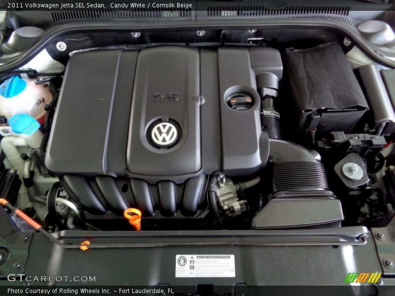 Candy White / Cornsilk Beige 2011 Volkswagen Jetta SEL Sedan