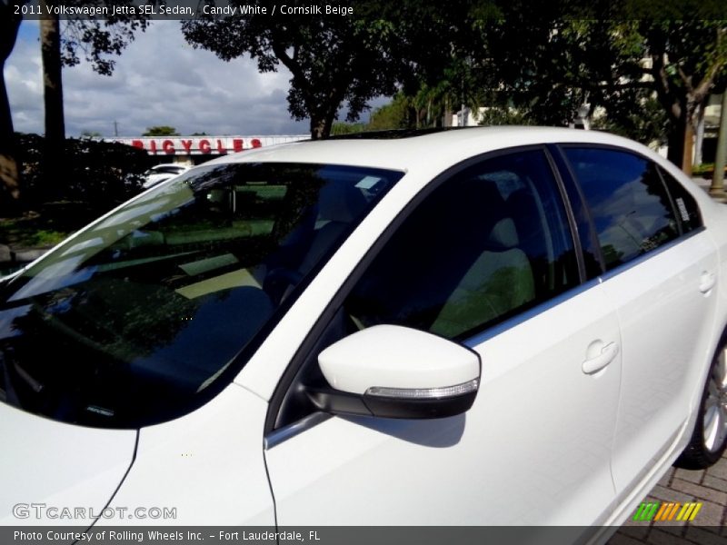 Candy White / Cornsilk Beige 2011 Volkswagen Jetta SEL Sedan