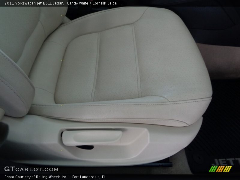 Candy White / Cornsilk Beige 2011 Volkswagen Jetta SEL Sedan