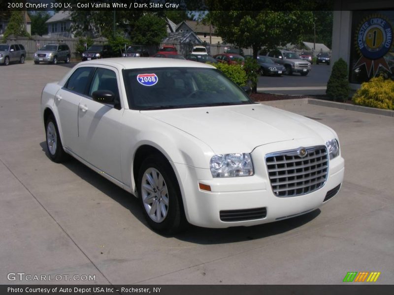 Cool Vanilla White / Dark Slate Gray 2008 Chrysler 300 LX