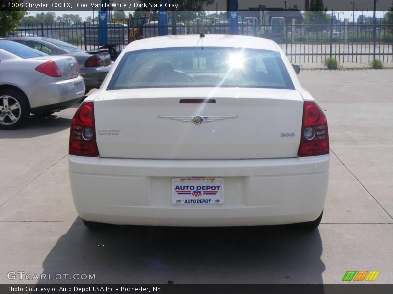 Cool Vanilla White / Dark Slate Gray 2008 Chrysler 300 LX