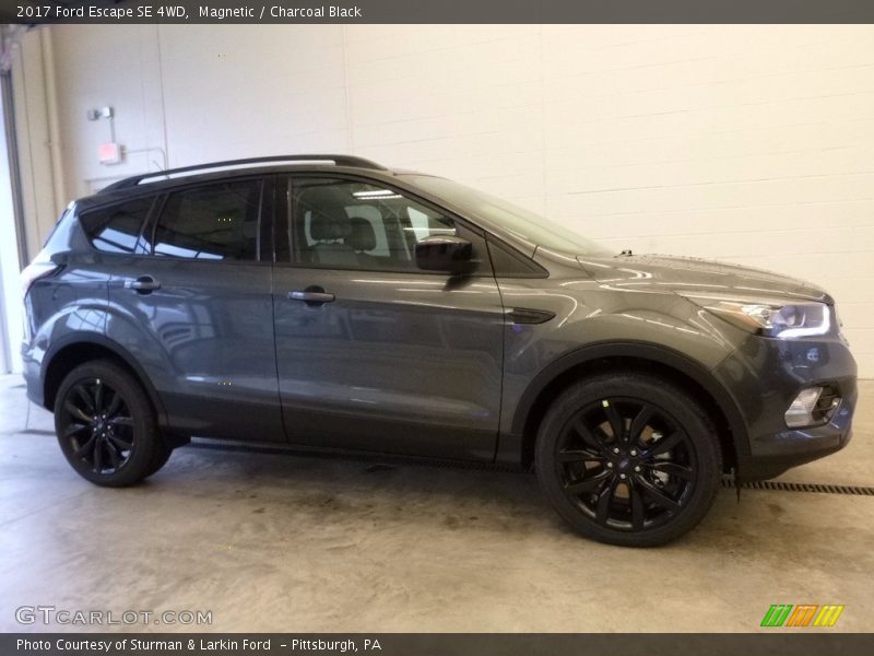 Magnetic / Charcoal Black 2017 Ford Escape SE 4WD