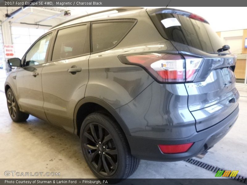 Magnetic / Charcoal Black 2017 Ford Escape SE 4WD