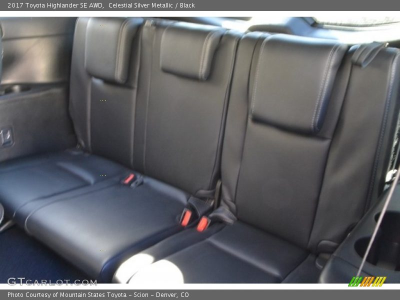 Celestial Silver Metallic / Black 2017 Toyota Highlander SE AWD