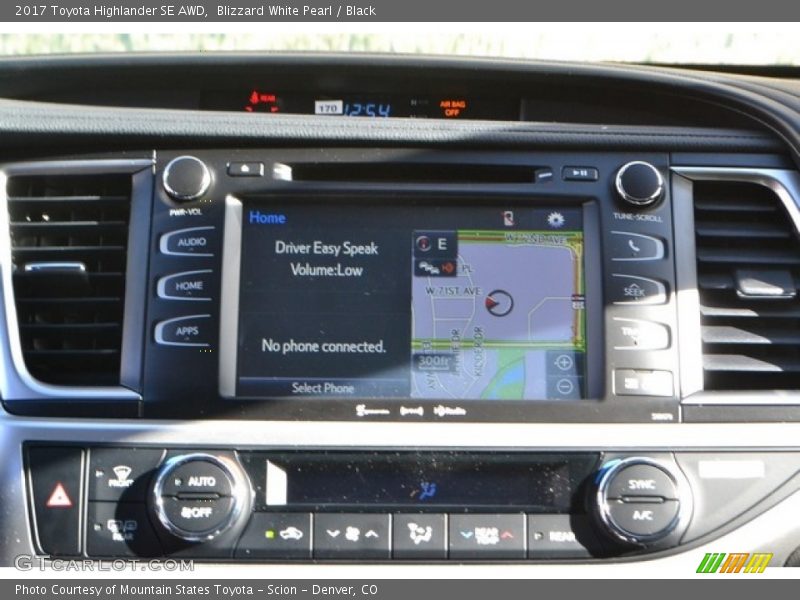 Blizzard White Pearl / Black 2017 Toyota Highlander SE AWD