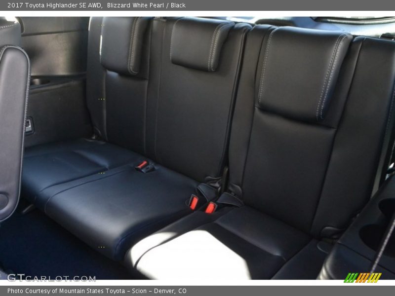 Blizzard White Pearl / Black 2017 Toyota Highlander SE AWD