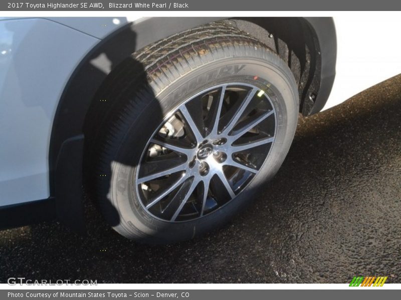 Blizzard White Pearl / Black 2017 Toyota Highlander SE AWD