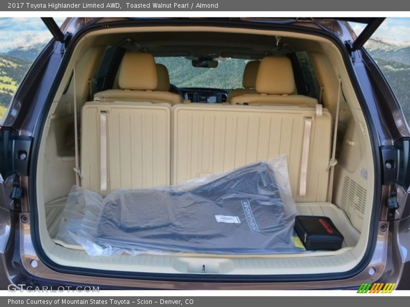 Toasted Walnut Pearl / Almond 2017 Toyota Highlander Limited AWD