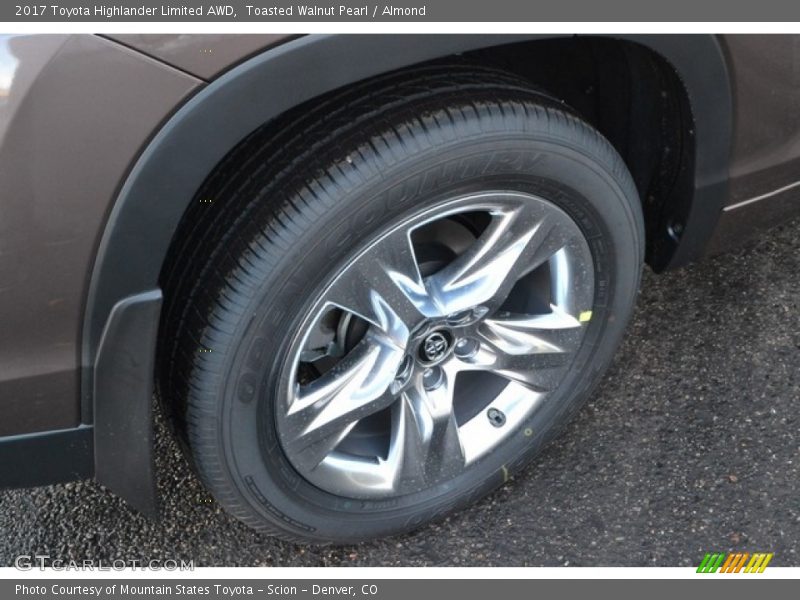 Toasted Walnut Pearl / Almond 2017 Toyota Highlander Limited AWD