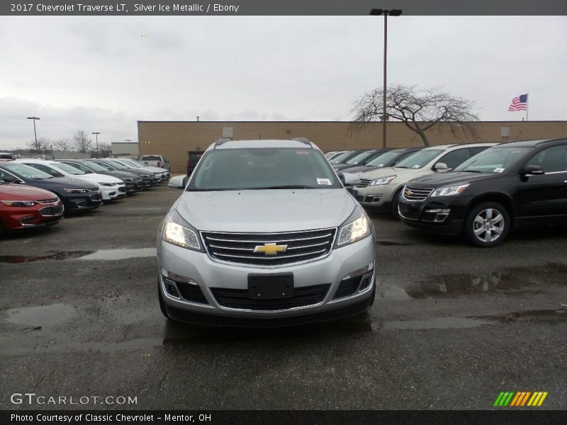 Silver Ice Metallic / Ebony 2017 Chevrolet Traverse LT