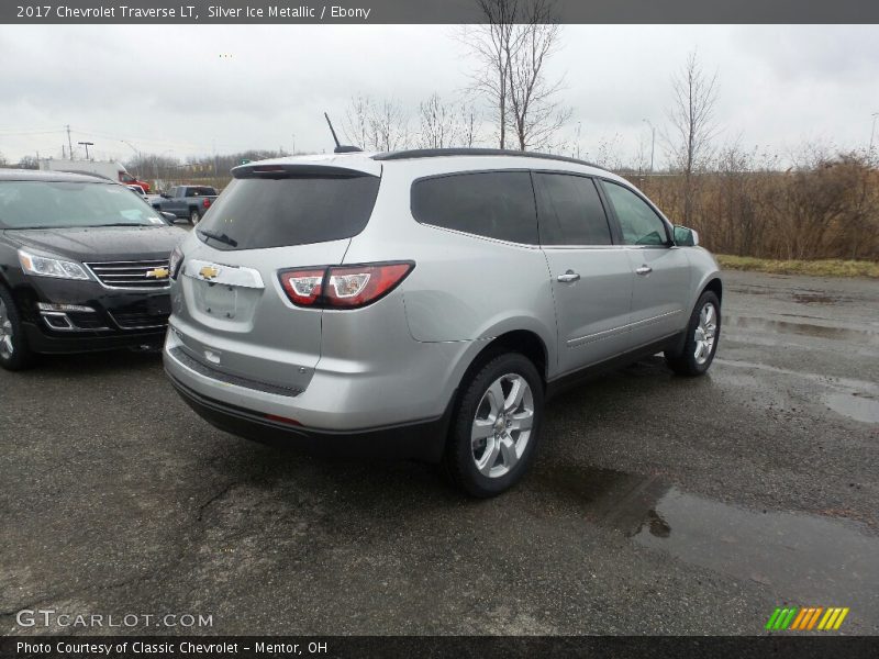 Silver Ice Metallic / Ebony 2017 Chevrolet Traverse LT