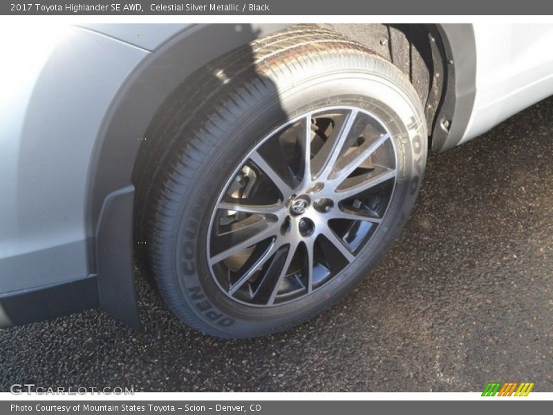 Celestial Silver Metallic / Black 2017 Toyota Highlander SE AWD