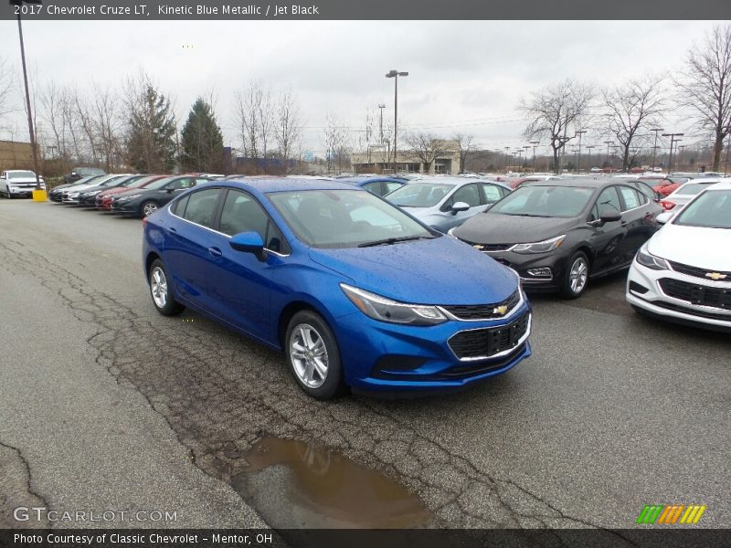 Kinetic Blue Metallic / Jet Black 2017 Chevrolet Cruze LT