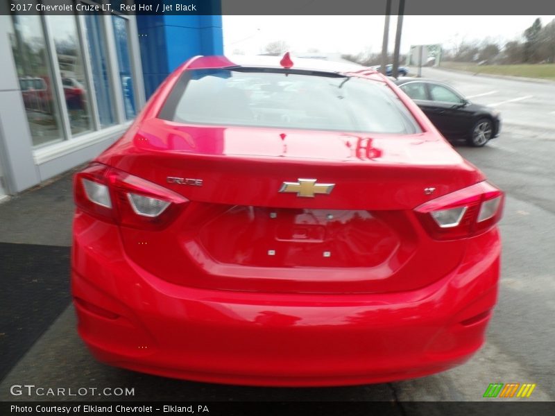 Red Hot / Jet Black 2017 Chevrolet Cruze LT
