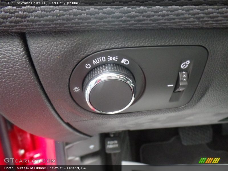 Red Hot / Jet Black 2017 Chevrolet Cruze LT