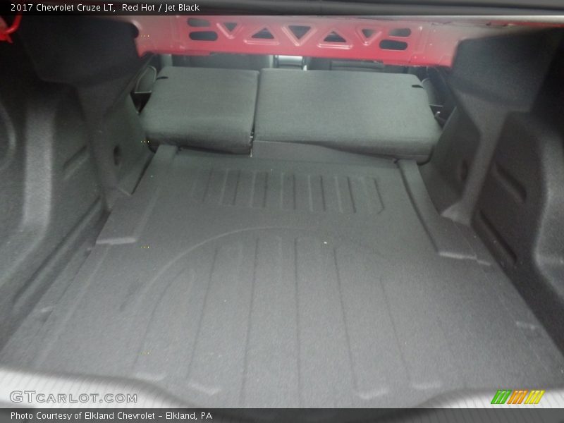 Red Hot / Jet Black 2017 Chevrolet Cruze LT