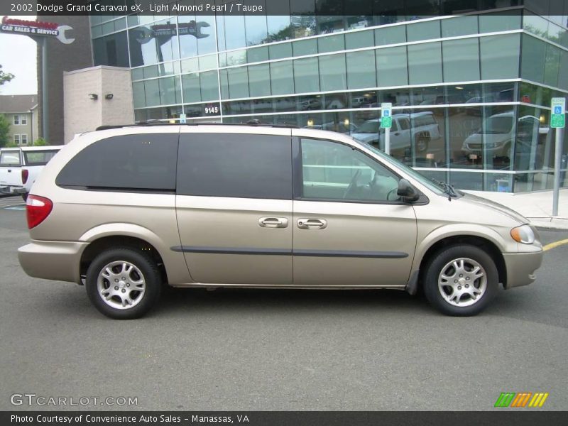 Light Almond Pearl / Taupe 2002 Dodge Grand Caravan eX