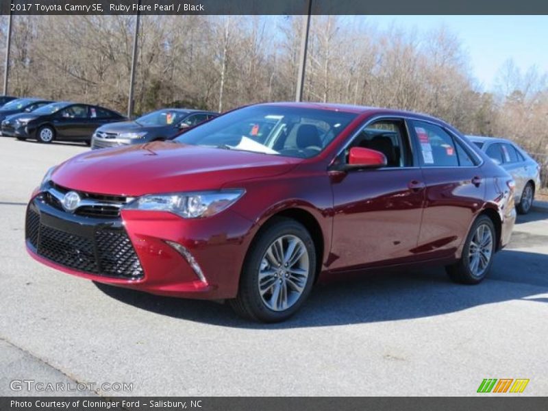 Ruby Flare Pearl / Black 2017 Toyota Camry SE