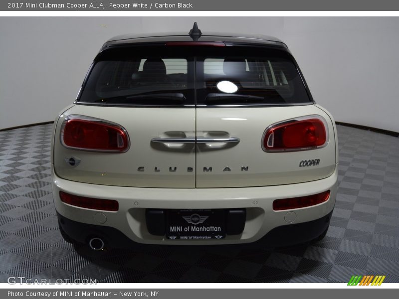 Pepper White / Carbon Black 2017 Mini Clubman Cooper ALL4