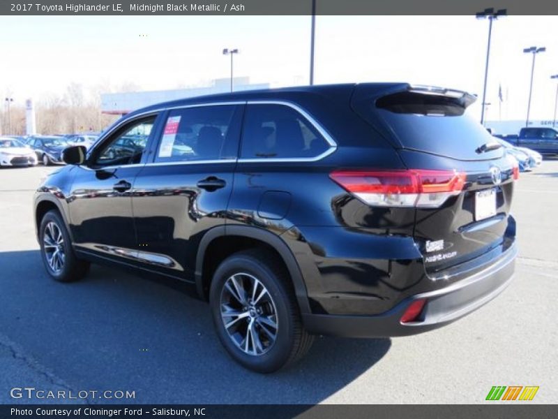 Midnight Black Metallic / Ash 2017 Toyota Highlander LE