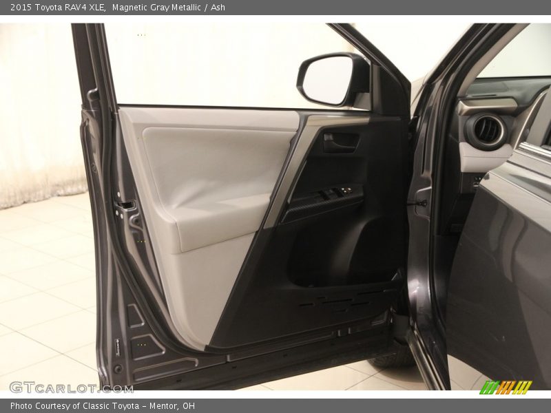 Magnetic Gray Metallic / Ash 2015 Toyota RAV4 XLE