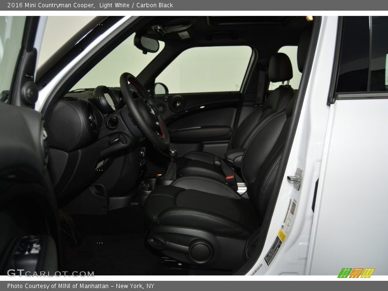 Light White / Carbon Black 2016 Mini Countryman Cooper