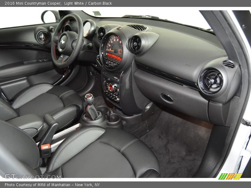 Light White / Carbon Black 2016 Mini Countryman Cooper