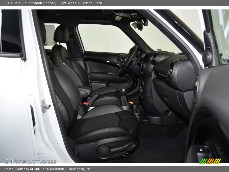 Light White / Carbon Black 2016 Mini Countryman Cooper