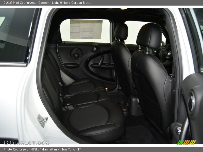 Light White / Carbon Black 2016 Mini Countryman Cooper