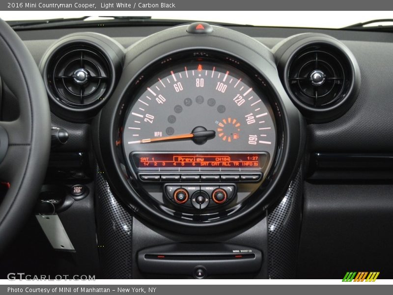 Light White / Carbon Black 2016 Mini Countryman Cooper