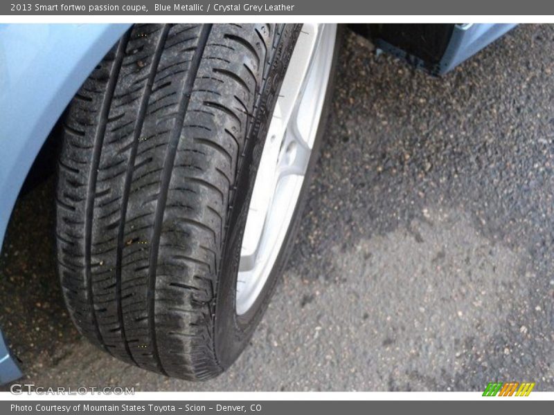 Blue Metallic / Crystal Grey Leather 2013 Smart fortwo passion coupe