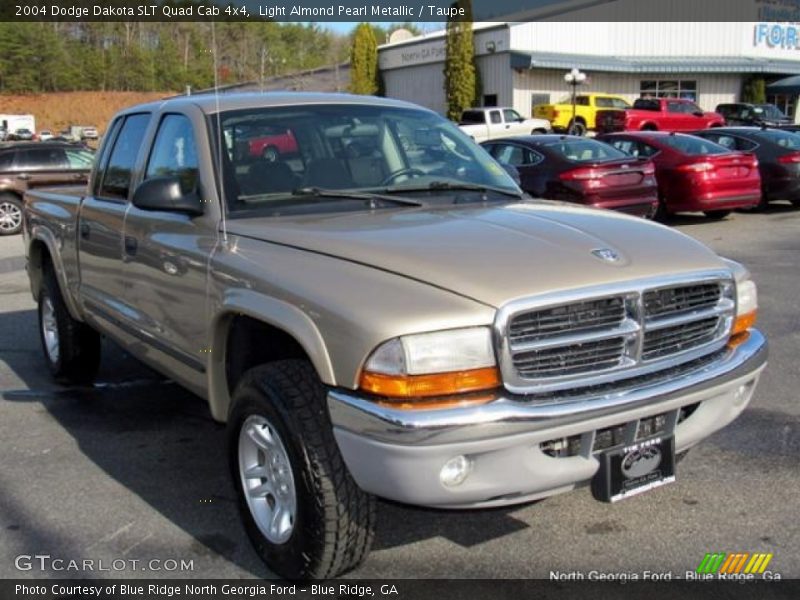 Light Almond Pearl Metallic / Taupe 2004 Dodge Dakota SLT Quad Cab 4x4