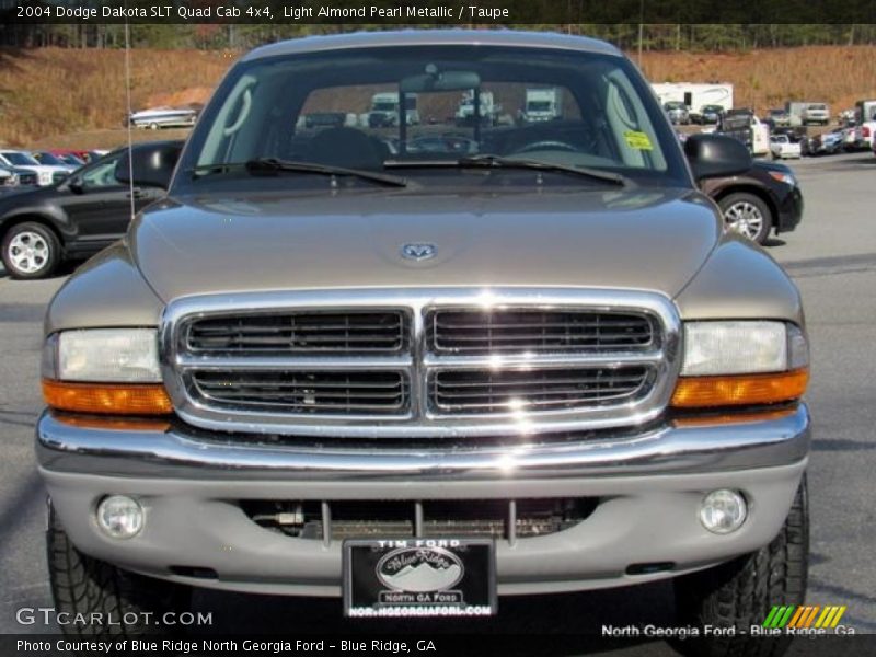 Light Almond Pearl Metallic / Taupe 2004 Dodge Dakota SLT Quad Cab 4x4