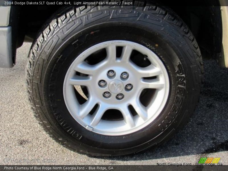 Light Almond Pearl Metallic / Taupe 2004 Dodge Dakota SLT Quad Cab 4x4
