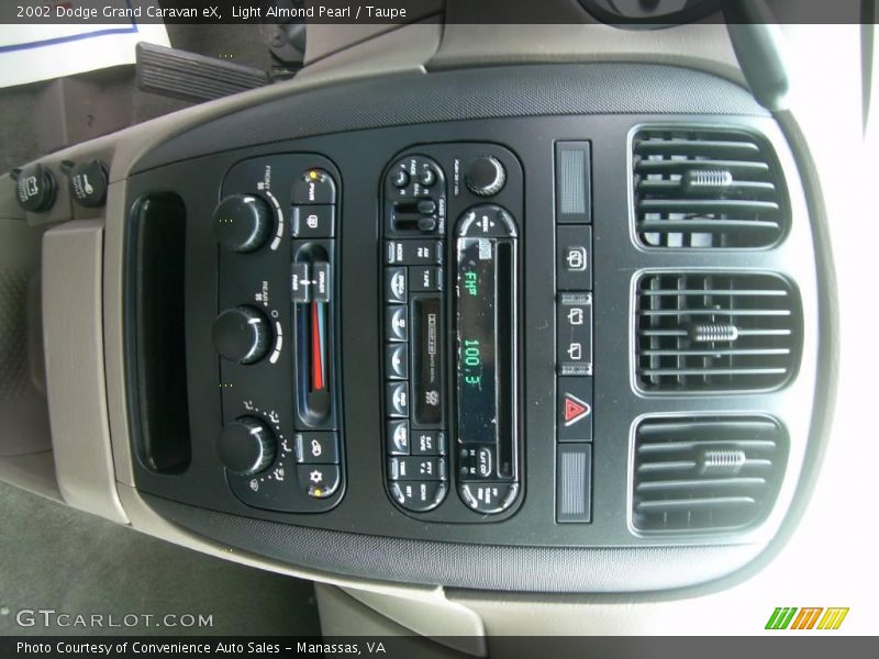 Light Almond Pearl / Taupe 2002 Dodge Grand Caravan eX