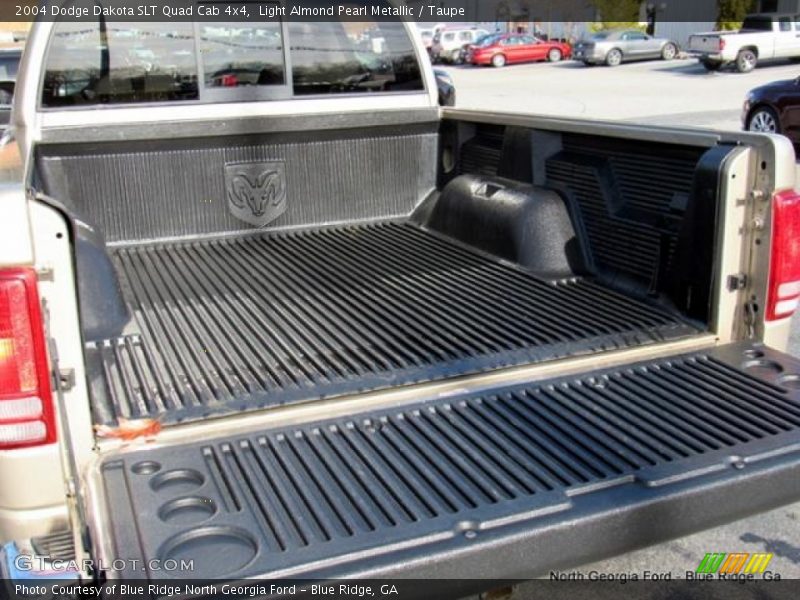 Light Almond Pearl Metallic / Taupe 2004 Dodge Dakota SLT Quad Cab 4x4