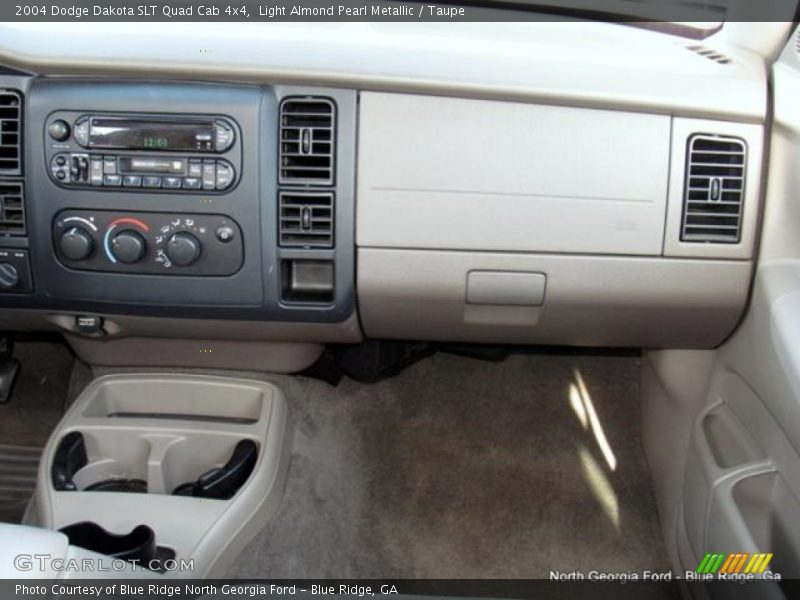 Light Almond Pearl Metallic / Taupe 2004 Dodge Dakota SLT Quad Cab 4x4