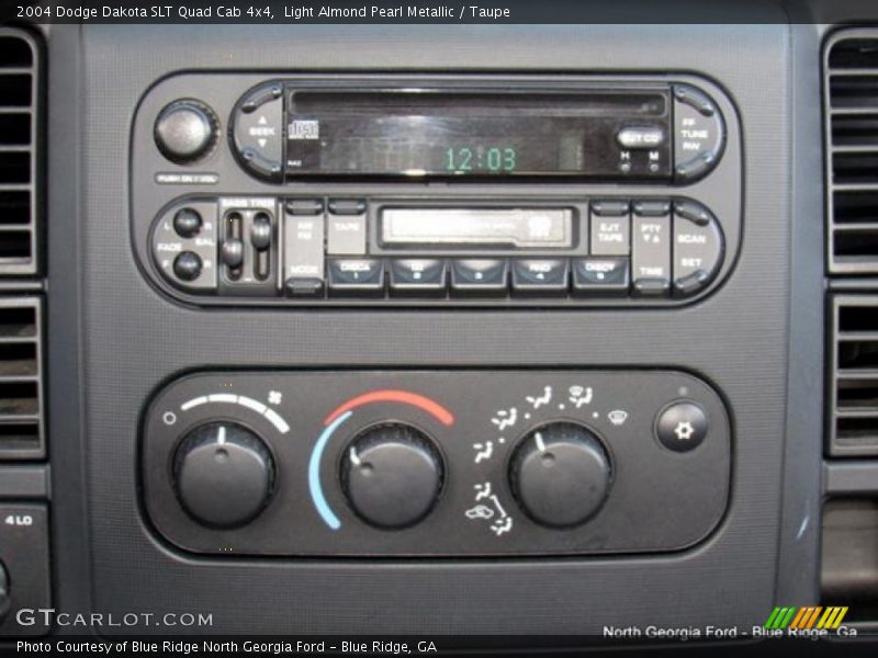Light Almond Pearl Metallic / Taupe 2004 Dodge Dakota SLT Quad Cab 4x4